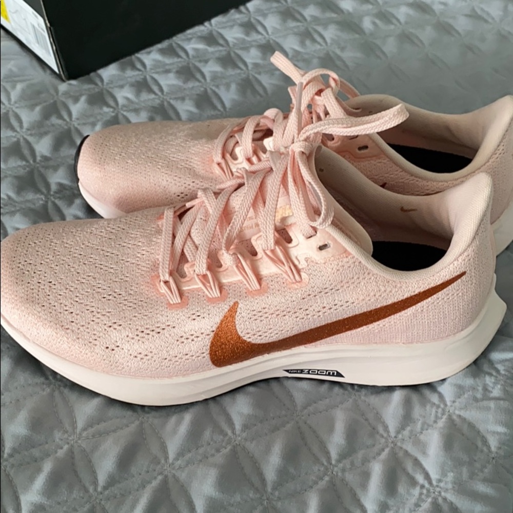 Women’s Nike running shoes. New!!!!